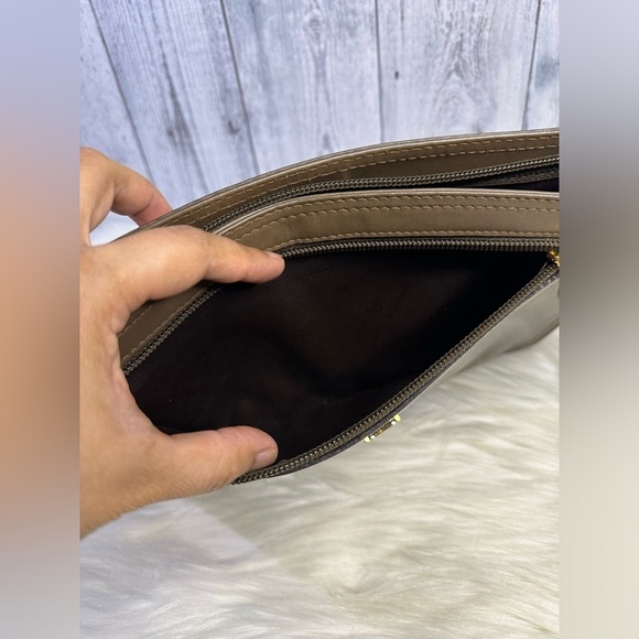 VALENTINO mario patent leather clutch bag - Picture 9 of 17